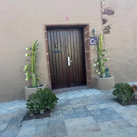 Casa Emblematica Miranda 펜션